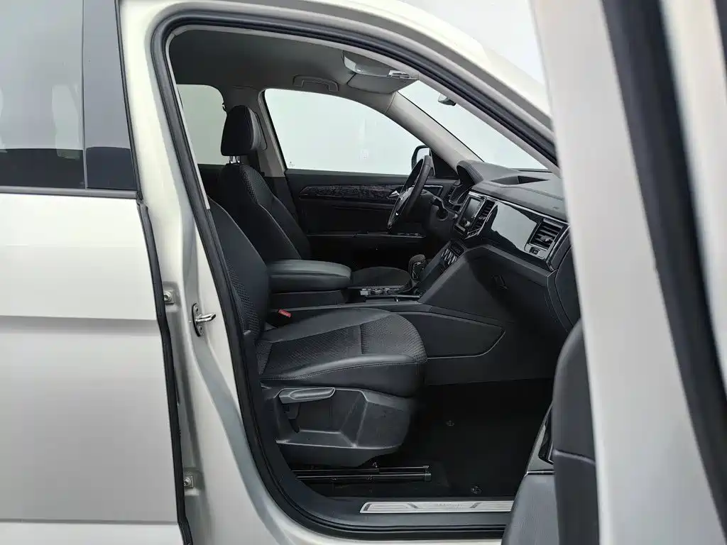 Volkswagen Teramont — миниатюра 23