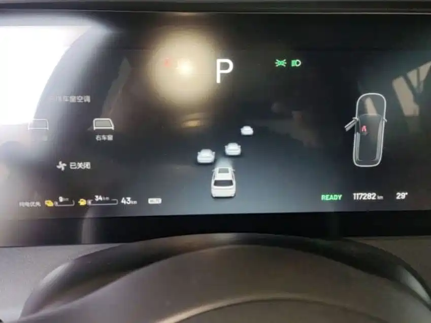 Li Auto Li ONE — миниатюра 12