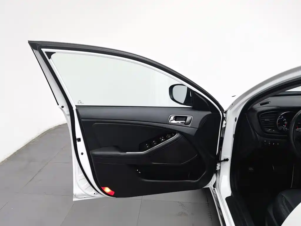 Kia K5 — миниатюра 8