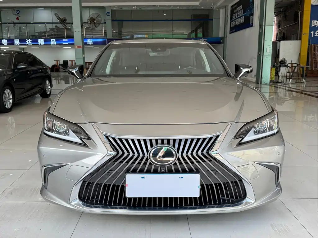 Lexus ES — миниатюра 2