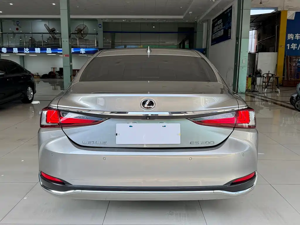 Lexus ES — миниатюра 15