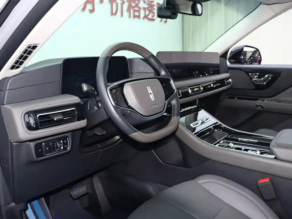 Lincoln Aviator — миниатюра 6