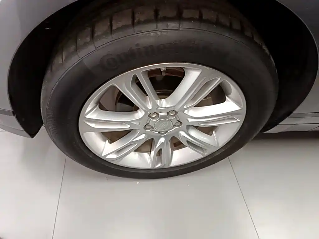 Land Rover Velar — миниатюра 23