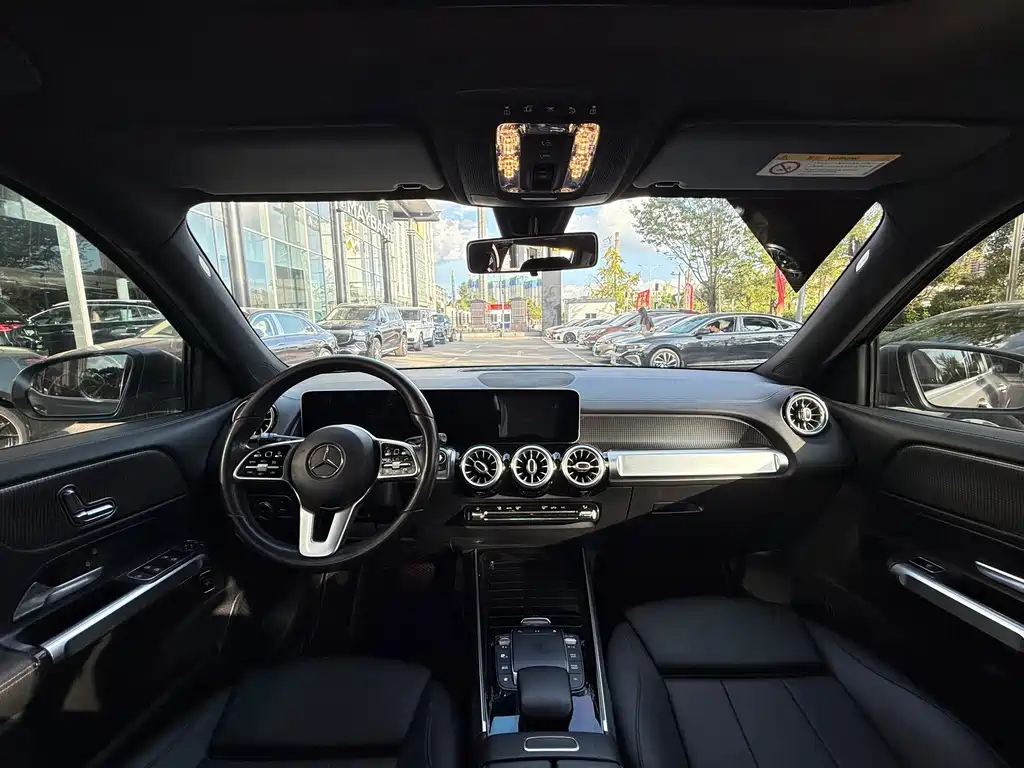 Mercedes-Benz GLB — миниатюра 21