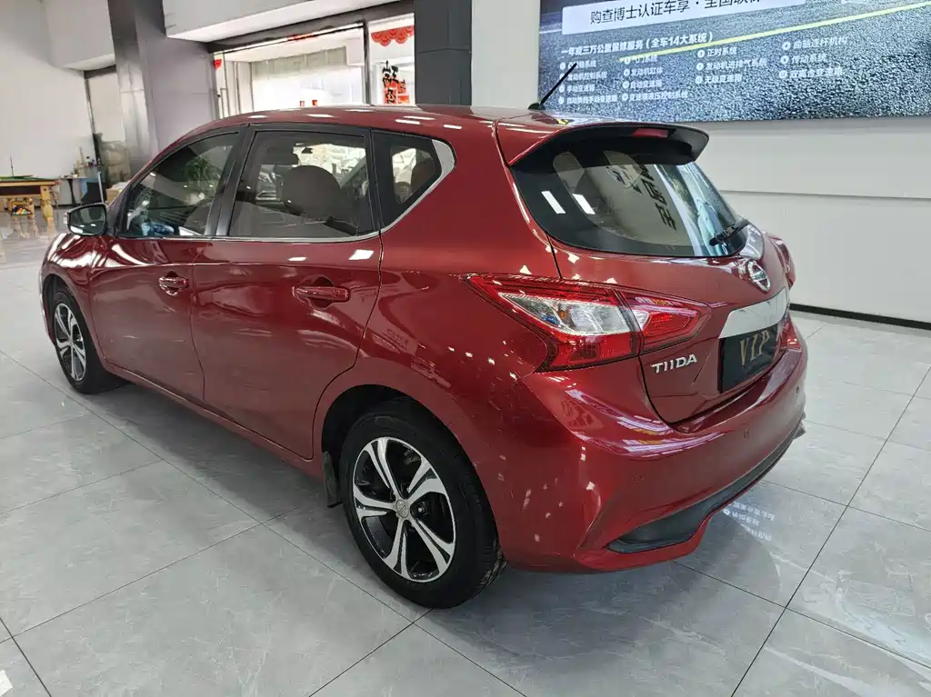 Nissan Tiida — миниатюра 7