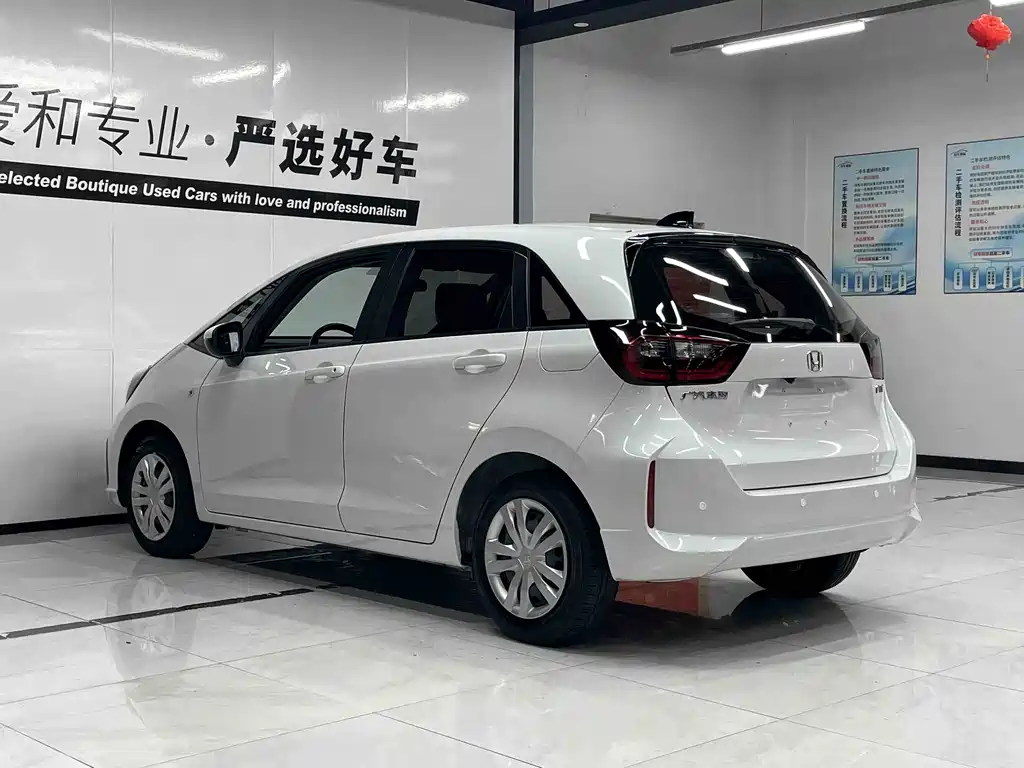 Honda Fit — миниатюра 6