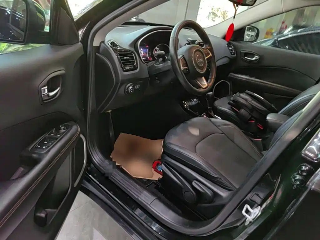 Jeep Compass — миниатюра 16