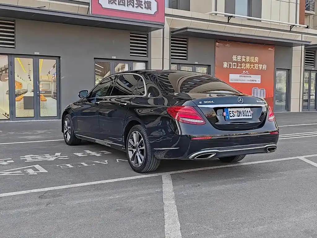 Mercedes-Benz E-Class — миниатюра 6