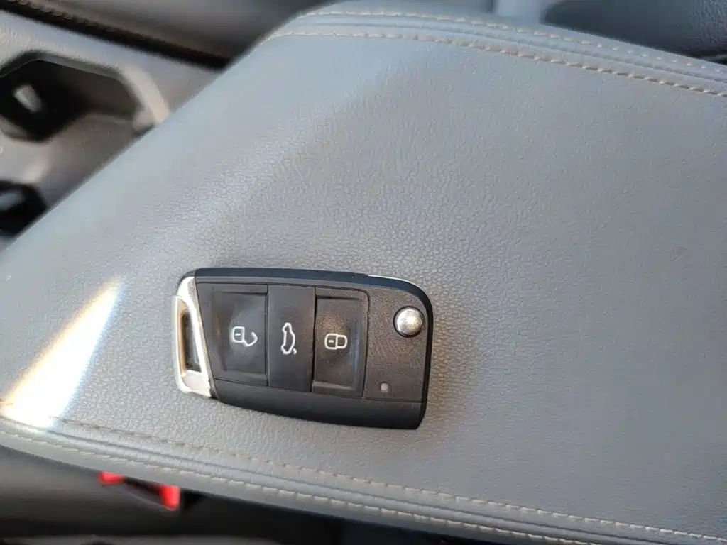 Volkswagen Lavida — миниатюра 9
