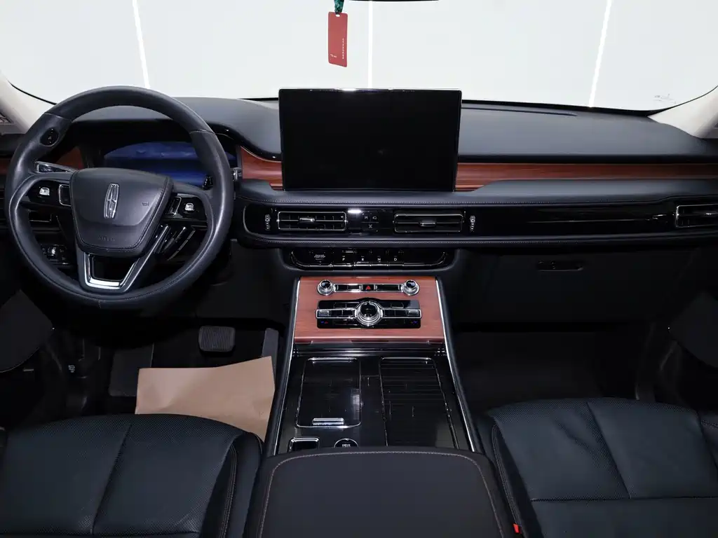 Lincoln Aviator — миниатюра 17