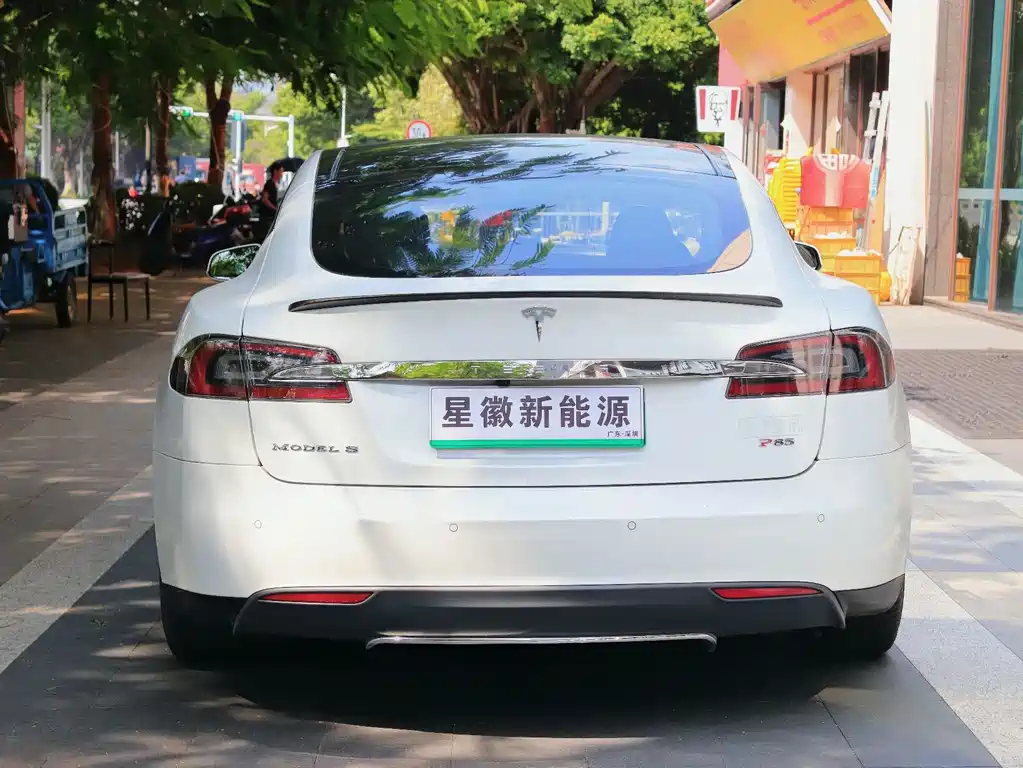 Tesla Model S — миниатюра 16