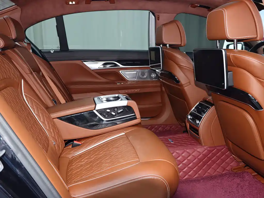 BMW 7 Series — миниатюра 16