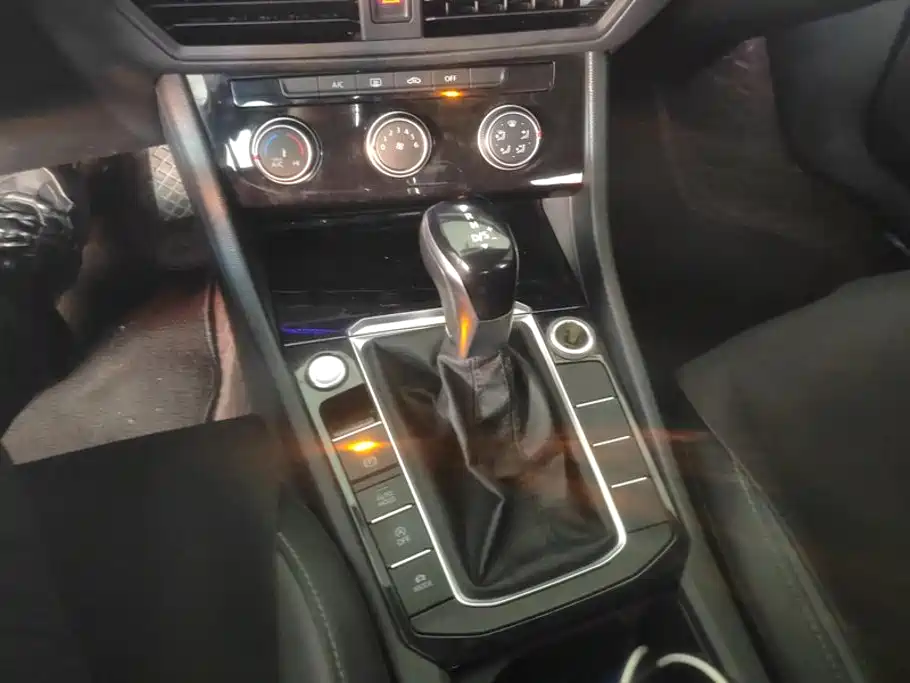 Volkswagen Sagitar — миниатюра 16