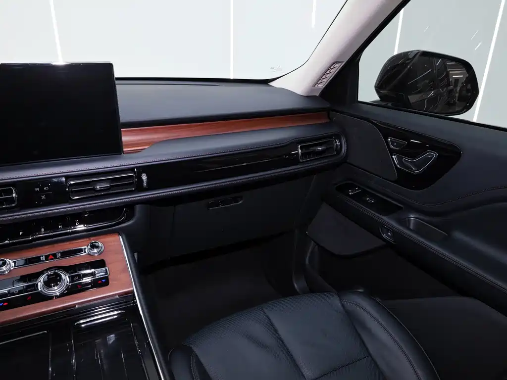 Lincoln Aviator — миниатюра 24