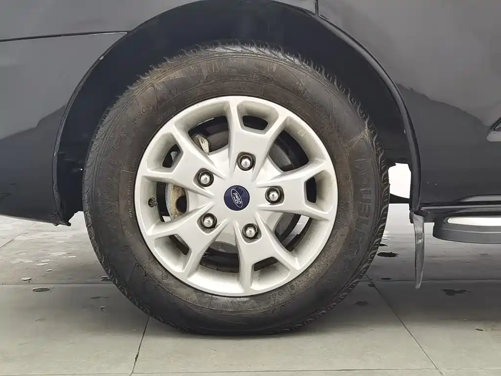 Ford Tourneo — миниатюра 17