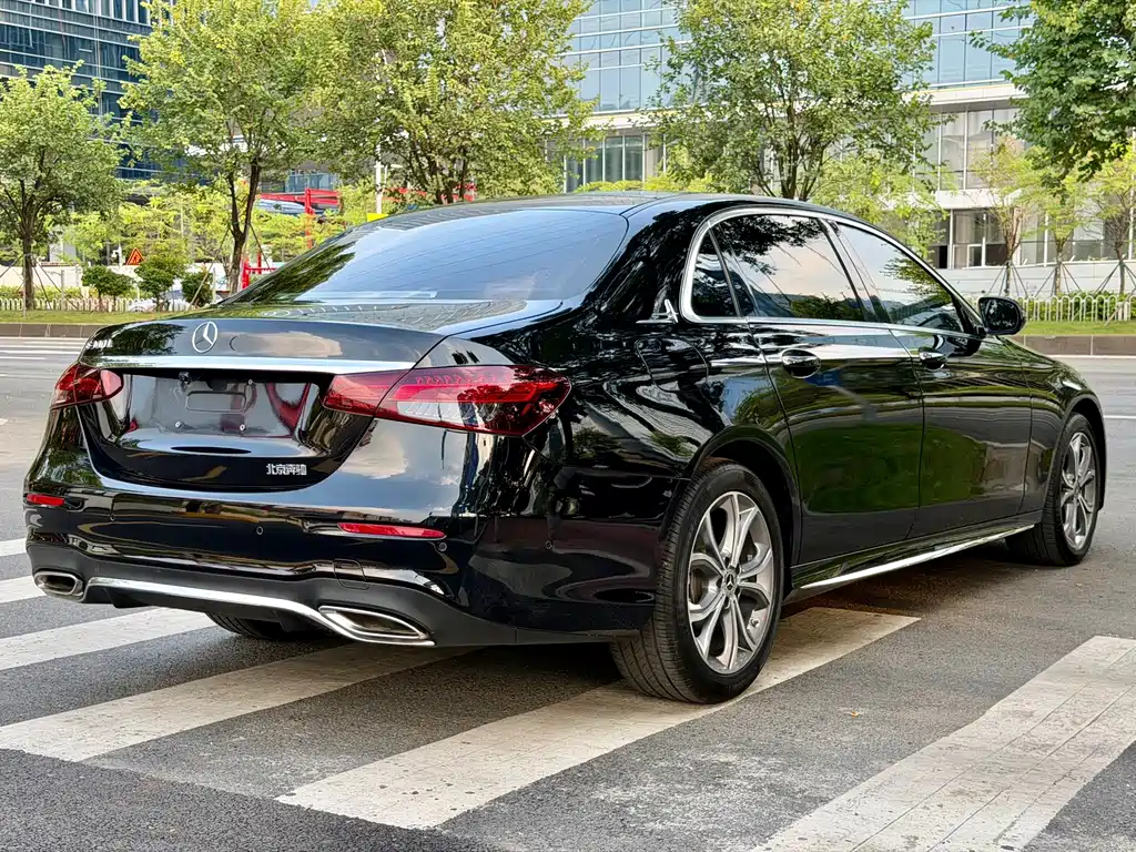 Mercedes-Benz E-Class — миниатюра 19