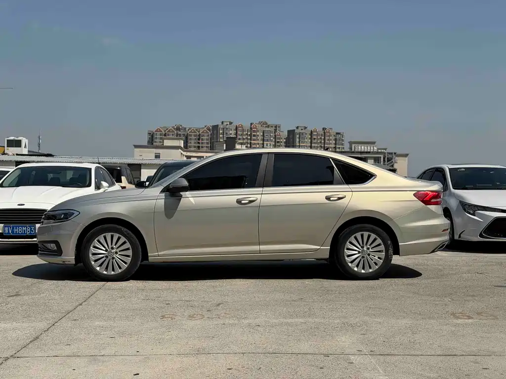 Volkswagen Lavida — миниатюра 3