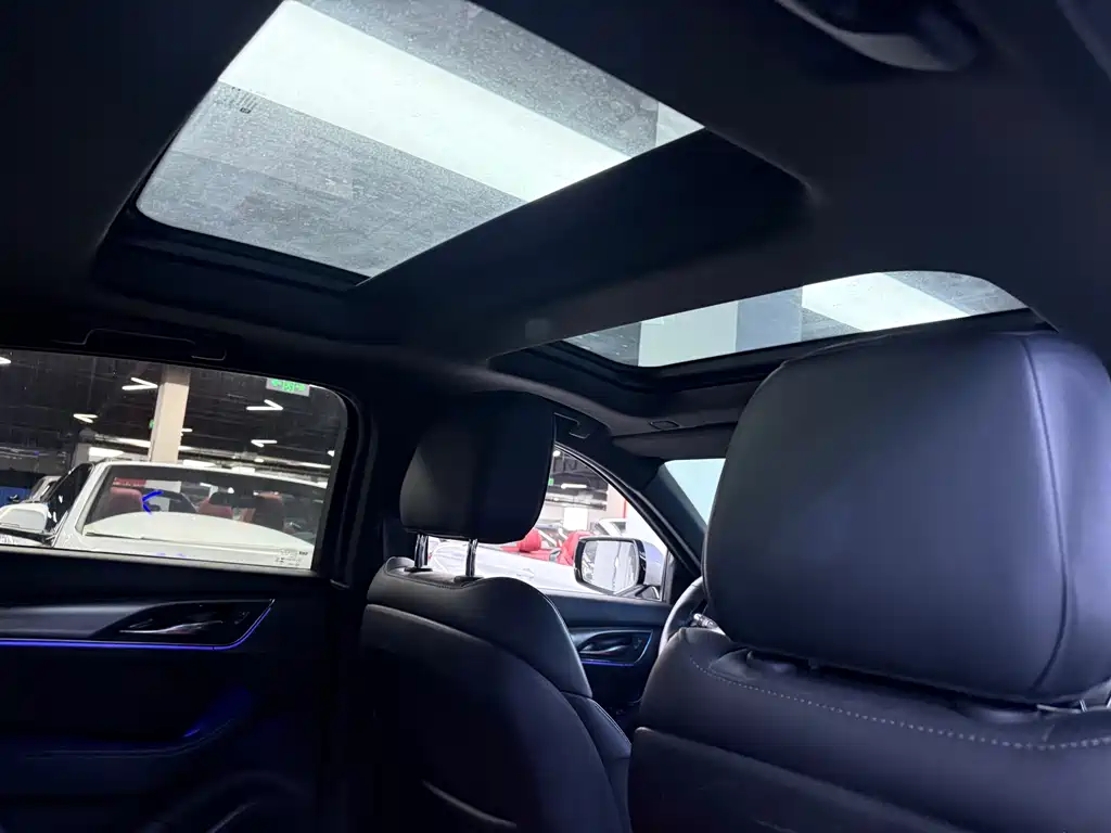 Cadillac CT5 — миниатюра 13