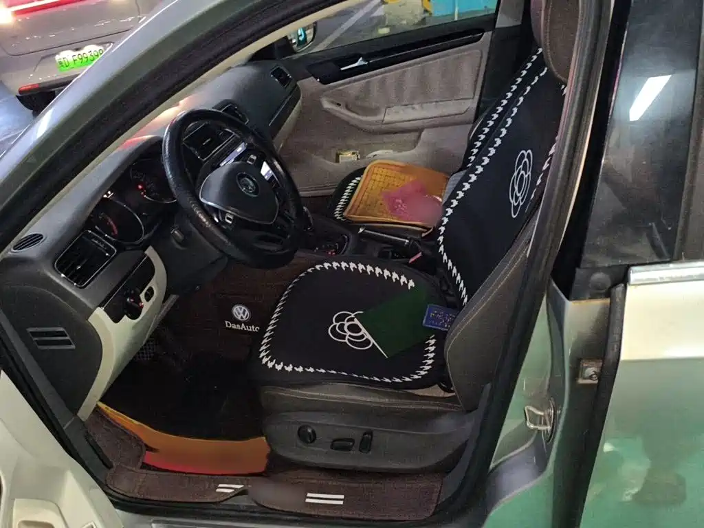 Volkswagen Sagitar — миниатюра 8