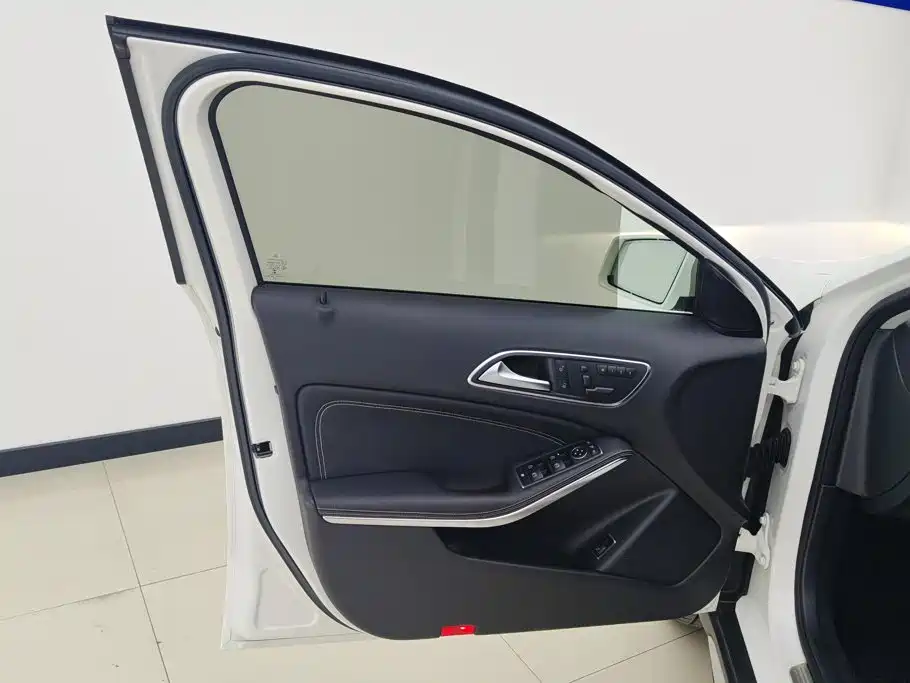 Mercedes-Benz GLA — миниатюра 7