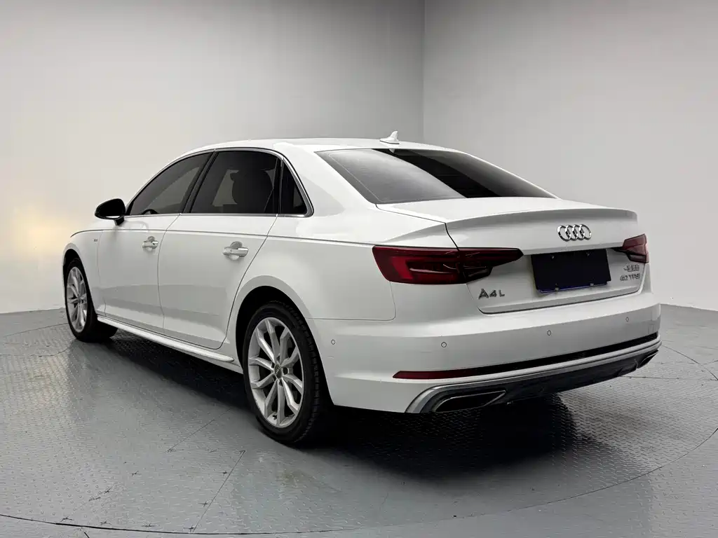 Audi A4L — миниатюра 8
