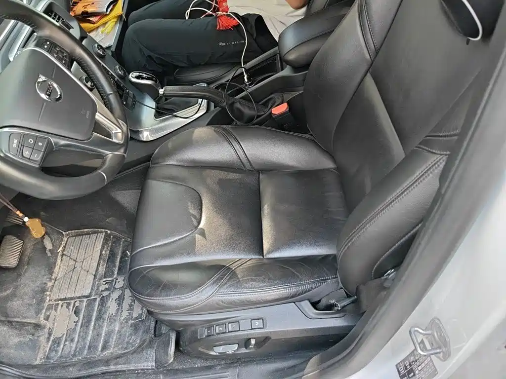 Volvo V40 — миниатюра 16