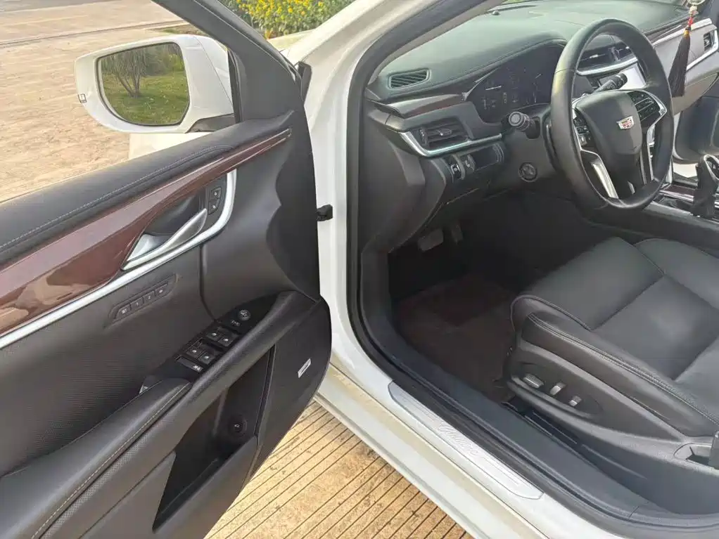 Cadillac XTS — миниатюра 12