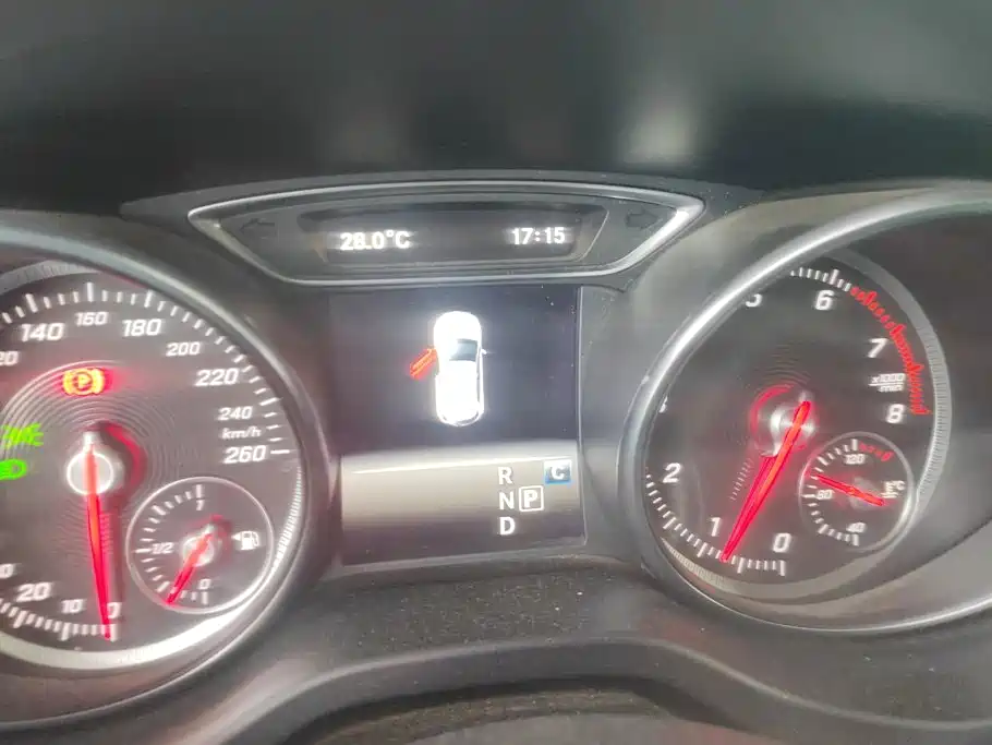 Mercedes-Benz GLA — миниатюра 14