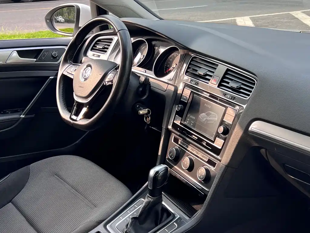 Volkswagen Golf — миниатюра 26