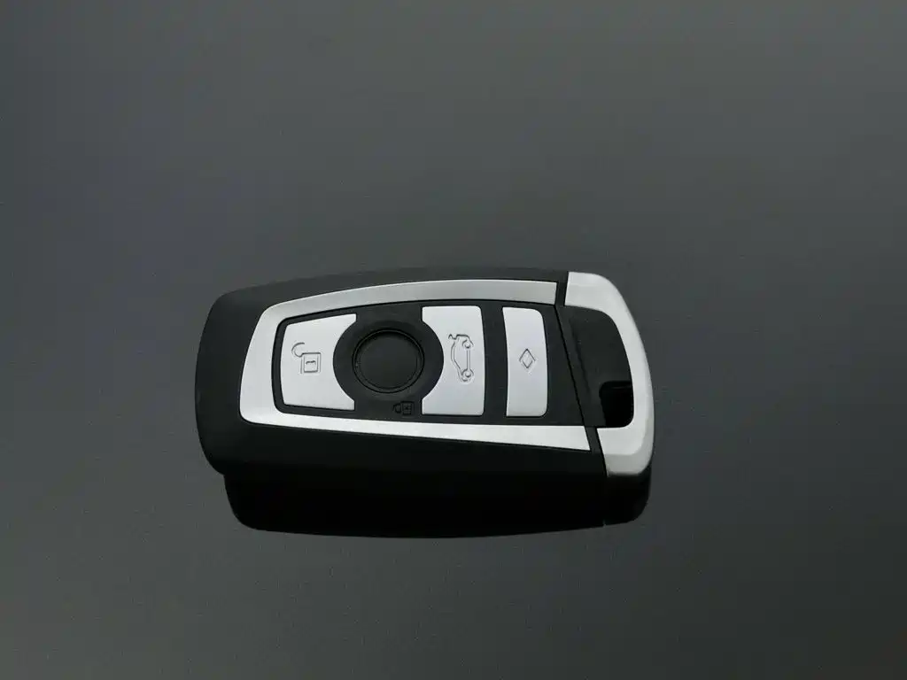 BMW 7 Series — миниатюра 19