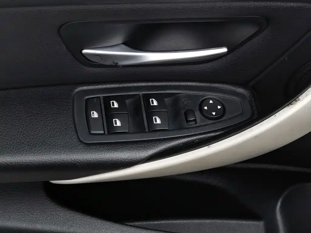 BMW 3 Series — миниатюра 9