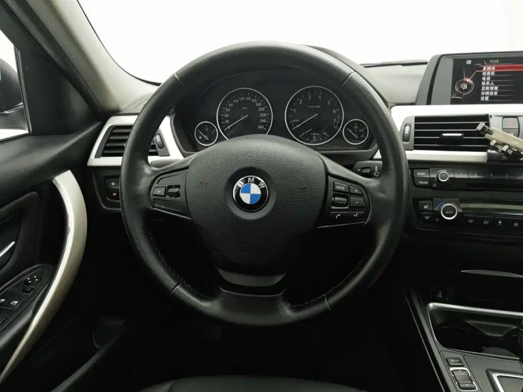 BMW 3 Series — миниатюра 11