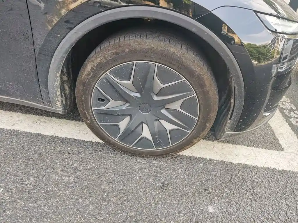 Tesla Model Y L — миниатюра 25