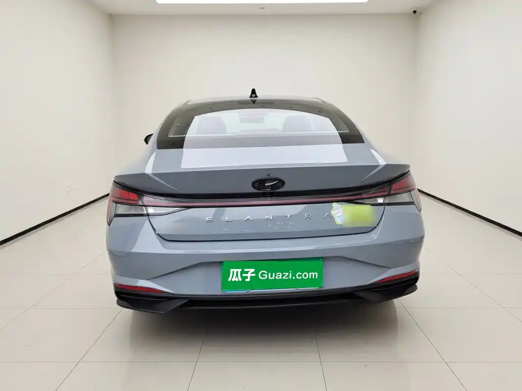 Hyundai Elantra — миниатюра 3