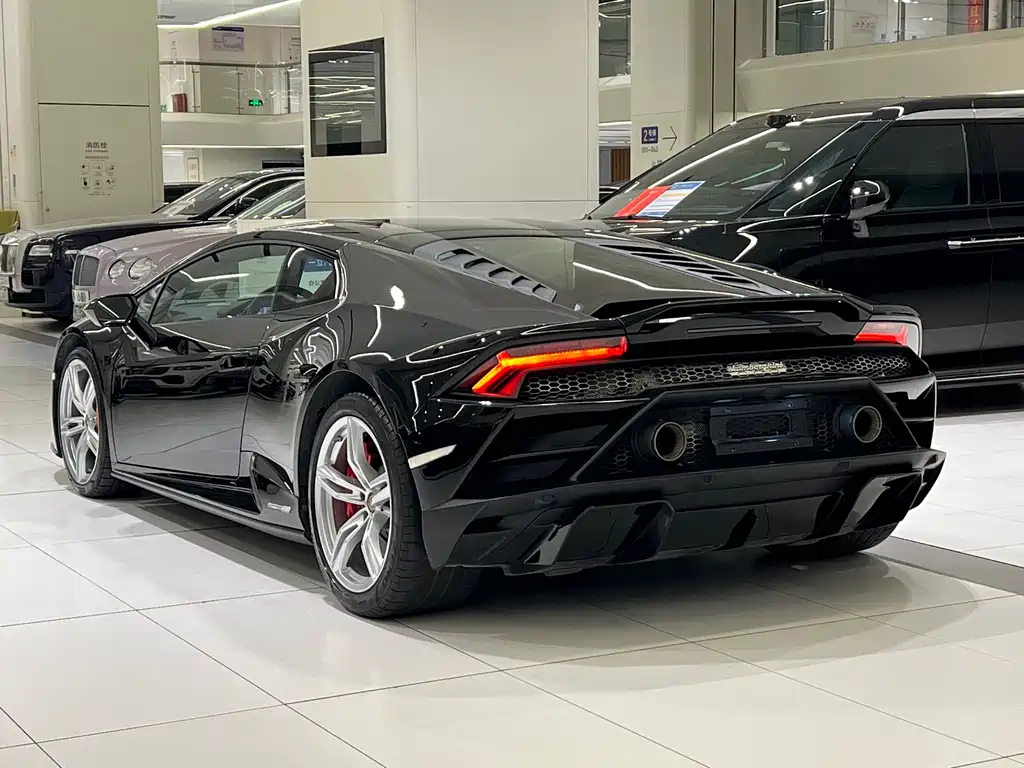 LAMBORGHINI HURACÁN