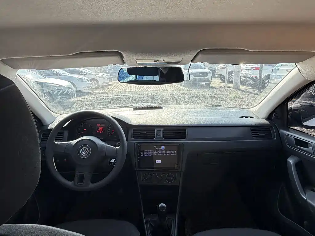 Volkswagen Santana — миниатюра 5
