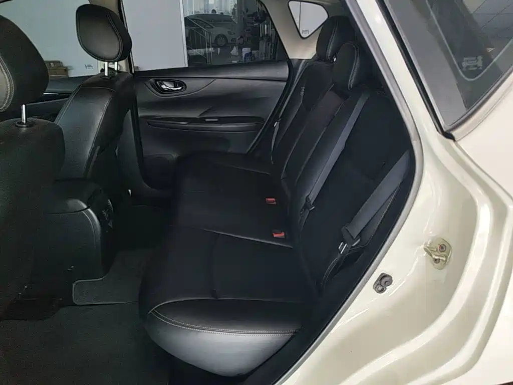 Nissan Tiida — миниатюра 17