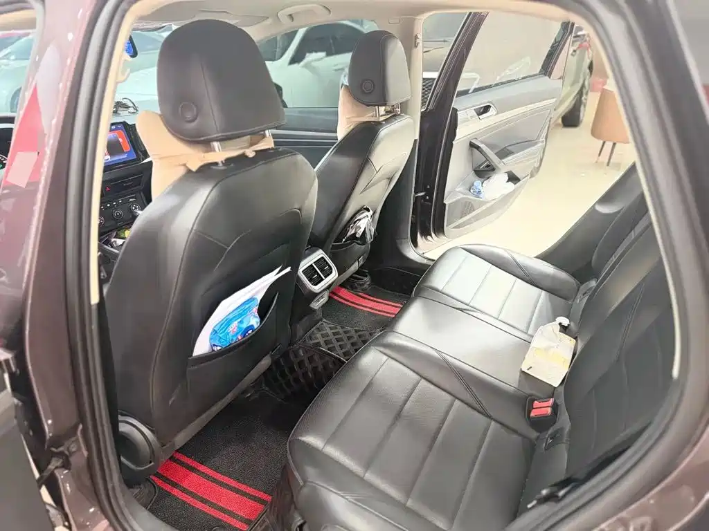 Volkswagen Lavida — миниатюра 6