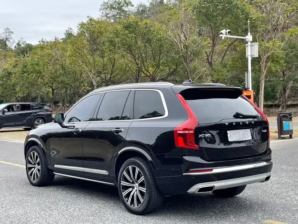 Volvo XC90 — миниатюра 11