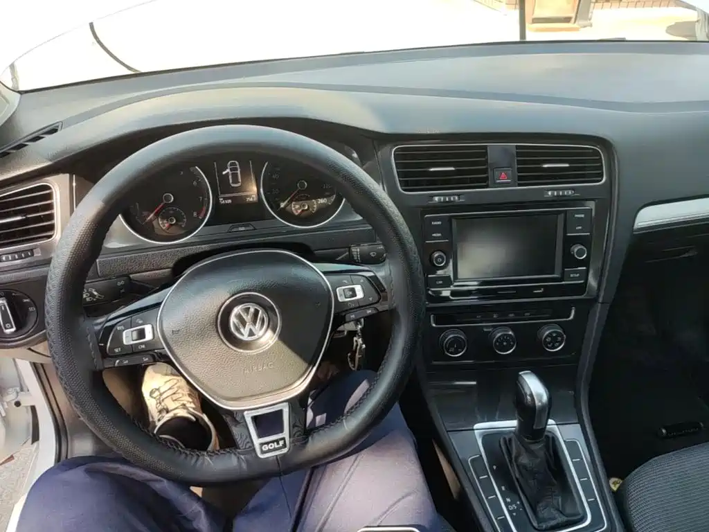 Volkswagen Golf — миниатюра 10