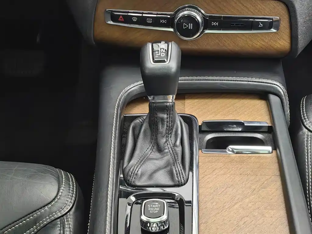Volvo XC90 — миниатюра 13
