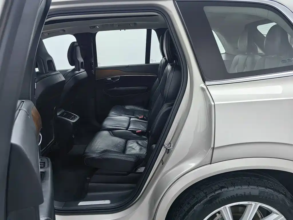 Volvo XC90 — миниатюра 15