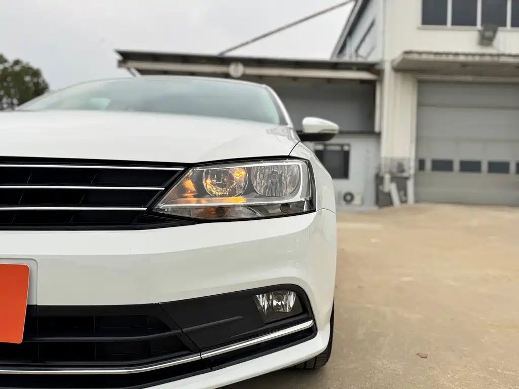 Volkswagen Sagitar — миниатюра 10