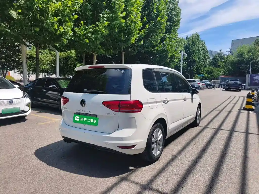 Volkswagen Touran — миниатюра 7