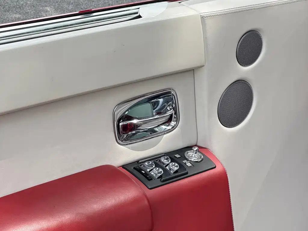 Rolls-Royce Phantom — миниатюра 32