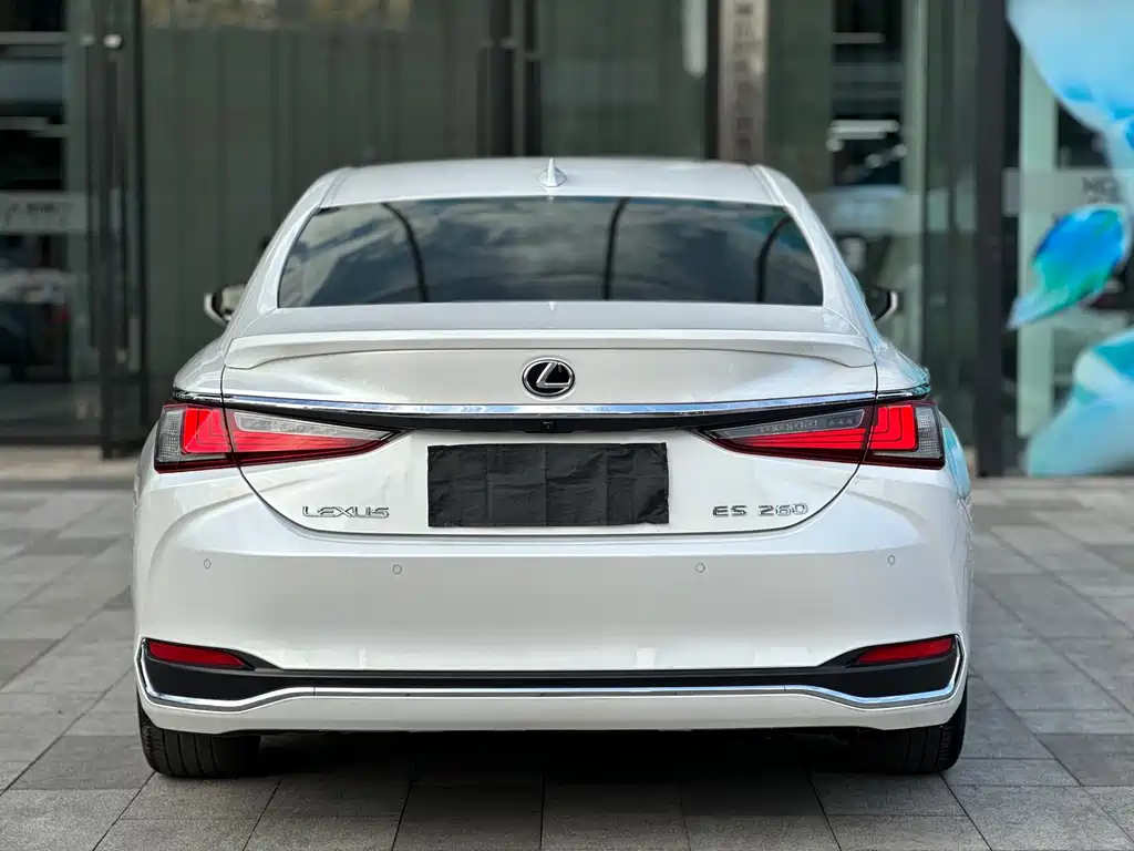 Lexus ES — миниатюра 15