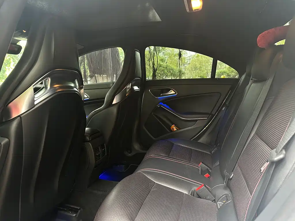 Mercedes-Benz GLA AMG — миниатюра 9
