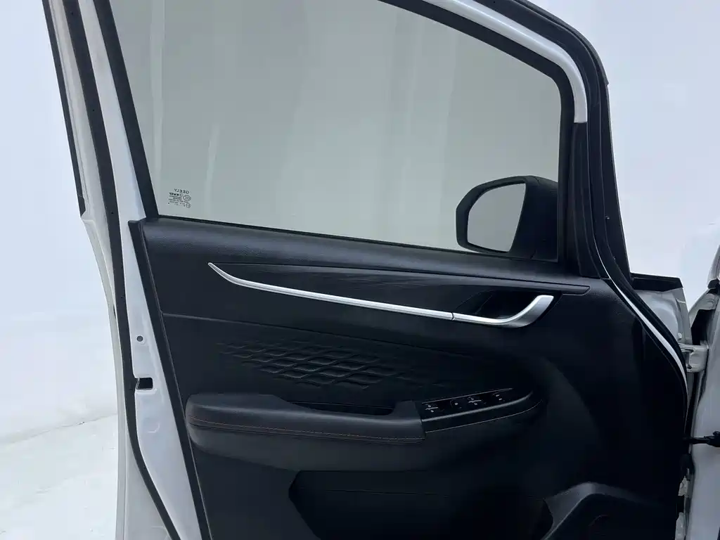 Geely Vision X3 — миниатюра 16