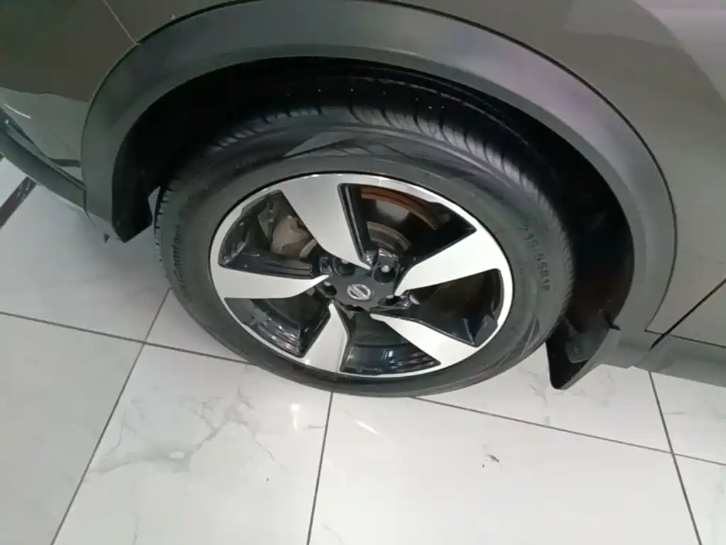Nissan Qashqai — миниатюра 23