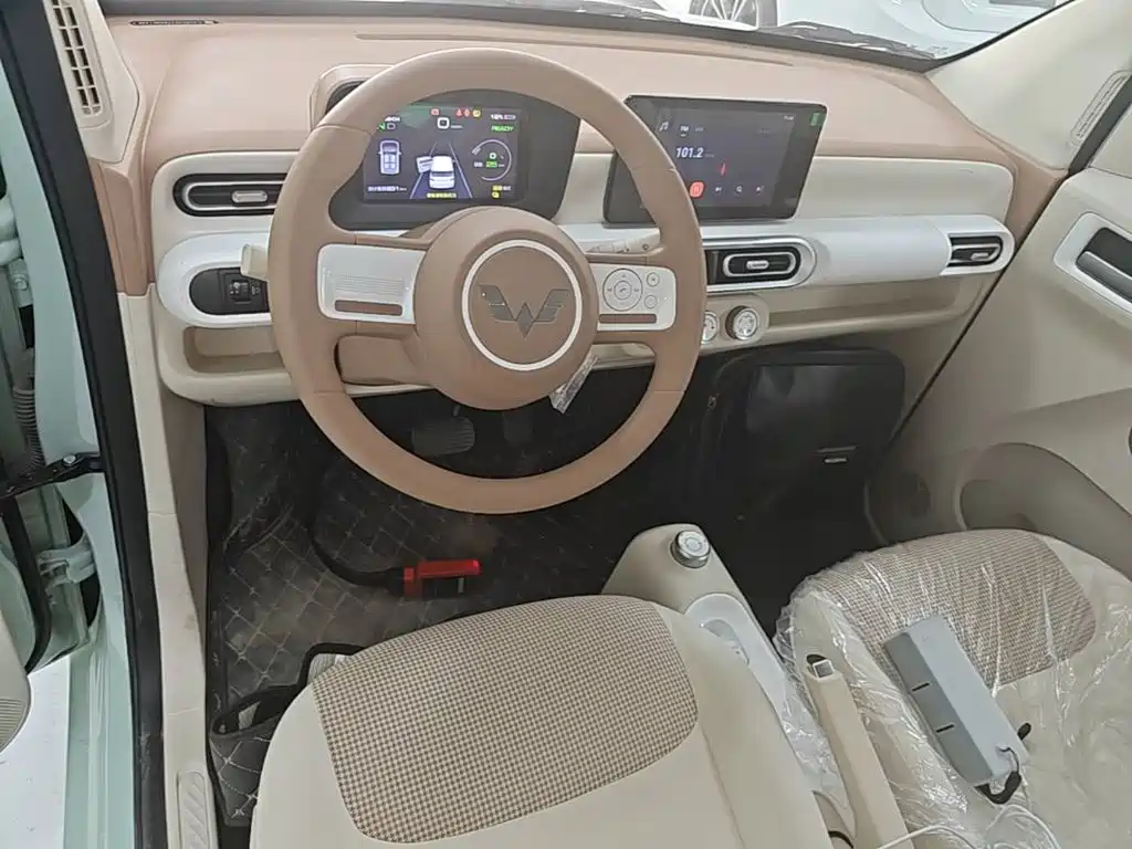 Wuling MINIEV — миниатюра 11